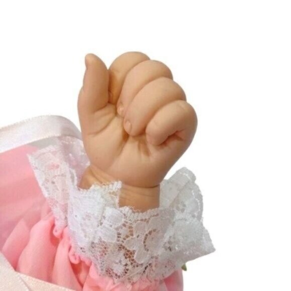 Vintage Exclusive Collector's Doll Dressed in Pink with White Lace Trim & Bonnet - Picture 7 of 12